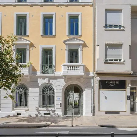 Le Grand Paris - Lumineux Avec Balcon Et Parking Privatif *